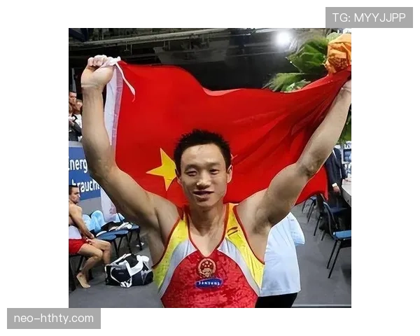 杨威家里一片安静，赛场上却成了小霸王，这反差让人笑出声