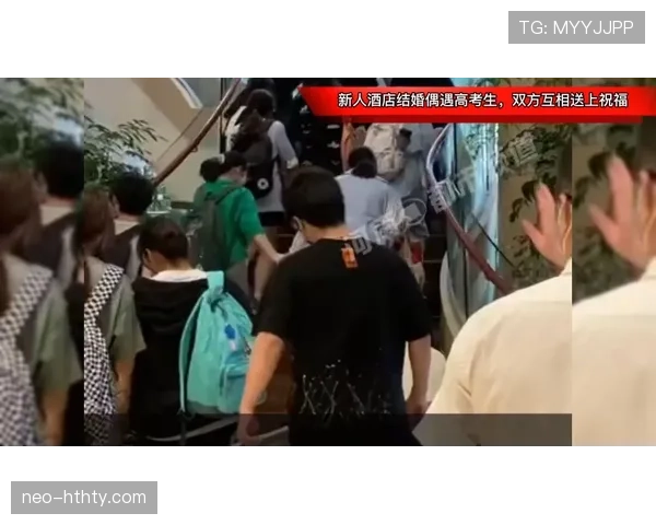 邢傲伟拎着夜市塑料袋回酒店,那一幕比任何花边都戳人 邢傲伟拎着夜市塑料袋回酒店,那一幕比任何花边都戳人